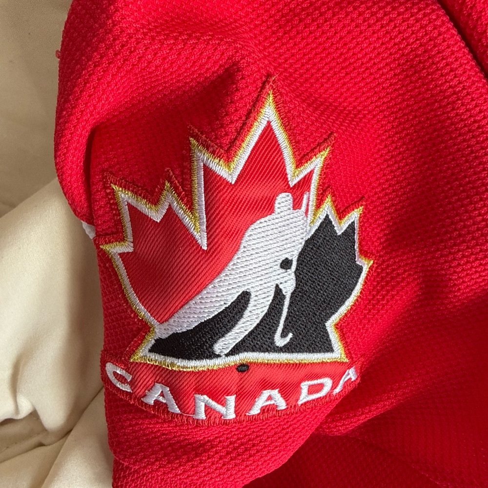Men’s Nike Patrick Roy #33 1998 Team Canada National Hockey Jersey Sz XL - RARE - Picture 6 of 7